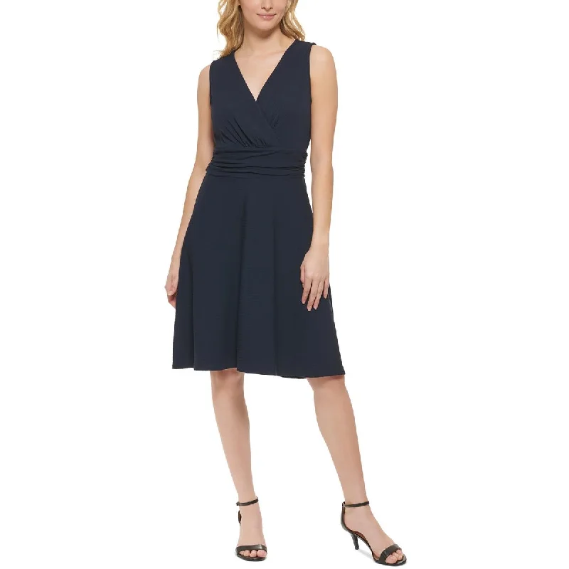 Dive Into Trendy Women's Fashion Tommy Hilfiger Womens Surplice Knee-Length Midi Dress