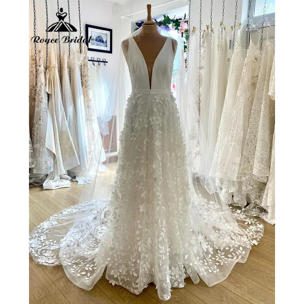 Women Apparel Plunging Lace Floral Deep V Neck Lace Boho Wedding Gown for Women 2024 Garden Wedding Dress for Bride Backless vestido de noiva