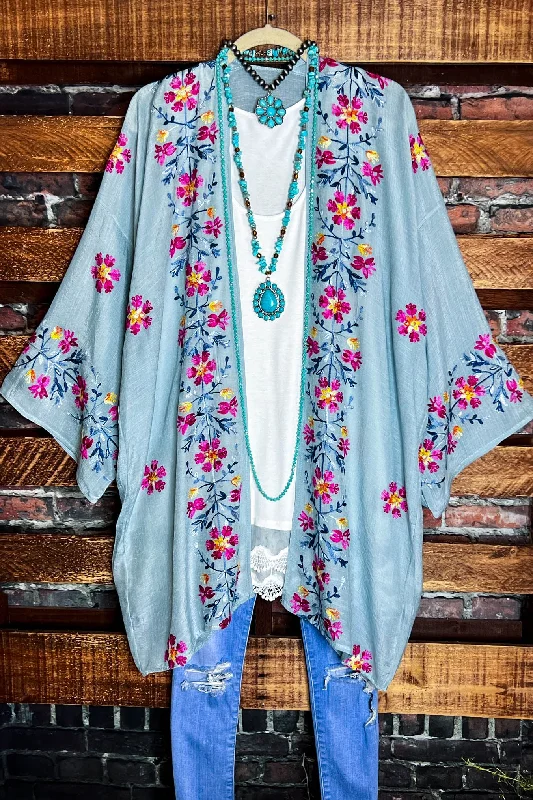 Premium Fashion IT'S LOVE AT FIRST SIGHT SAGE FLORAL EMBROIDERED KIMONO